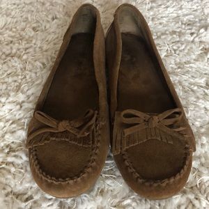 MINNETONKA Brown Fringe Moccasins